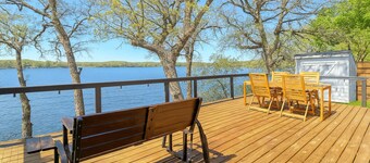 Lakeside Cottage on Trowbridge Point