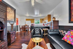 Living area - West University art-partment 1 bedroom bungalow! (Tucson)