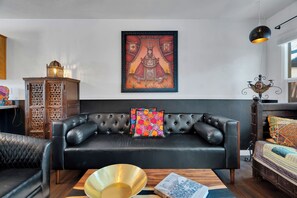 Living area - West University art-partment 1 bedroom bungalow! (Tucson)