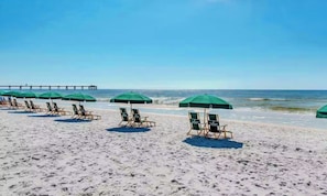 On the beach - 🦩Book Me Baby! Gulf-Front Waterscape B401 Sundrenched🦩 (Fort Walton Beach)