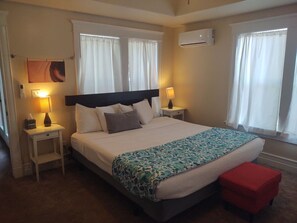 5 habitaciones, tabla de planchar con plancha, wifi y ropa de cama 