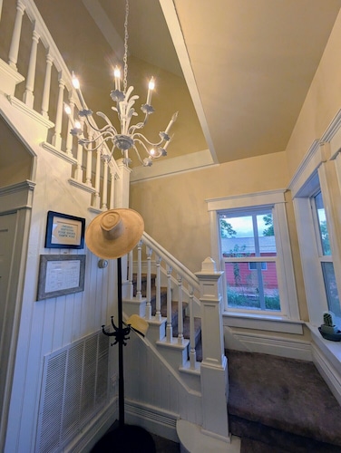 Spacious Victorian-Style Family Retreat | 5 Ensuite Bedrooms + Event-Ready Yard