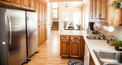 Spacious Victorian-Style Family Retreat | 5 Ensuite Bedrooms + Event-Ready Yard