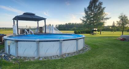 Unique getaway or travel stop, just 10 minutes off TransCan Highway