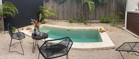 Private pool