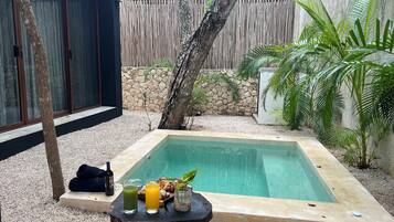 Private pool