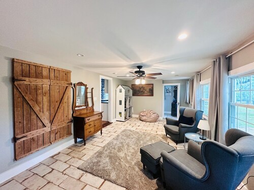 Charming Farmhouse in Mineral, conveniently located near Short Pump & Lake Anna