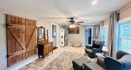 Charming Farmhouse in Mineral, conveniently located near Short Pump & Lake Anna