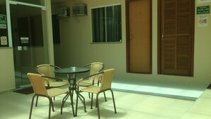 تناول الطعام بالخارج
