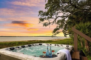 Outdoor spa tub