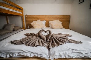 1 bedroom, internet, bed sheets