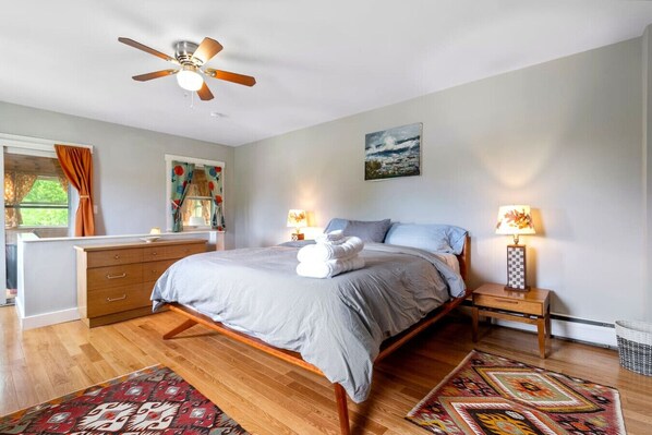 1 chambre, bureau, fer et planche à repasser, Wi-Fi