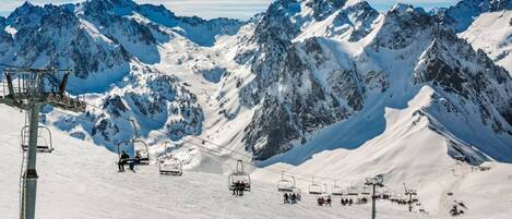 Skidåkning och snöaktiviteter