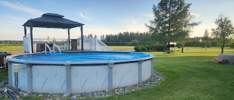 Bain à remous extérieur