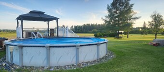 Unique getaway or rest from traveling. 10 min. off TransCan Highway and stores