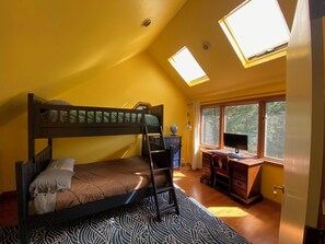 4 Schlafzimmer, Schreibtisch, WLAN, Bettwäsche