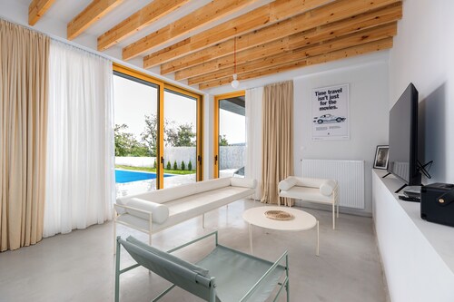 Villa Tabori Hill 7BR Villa in Tbilisi