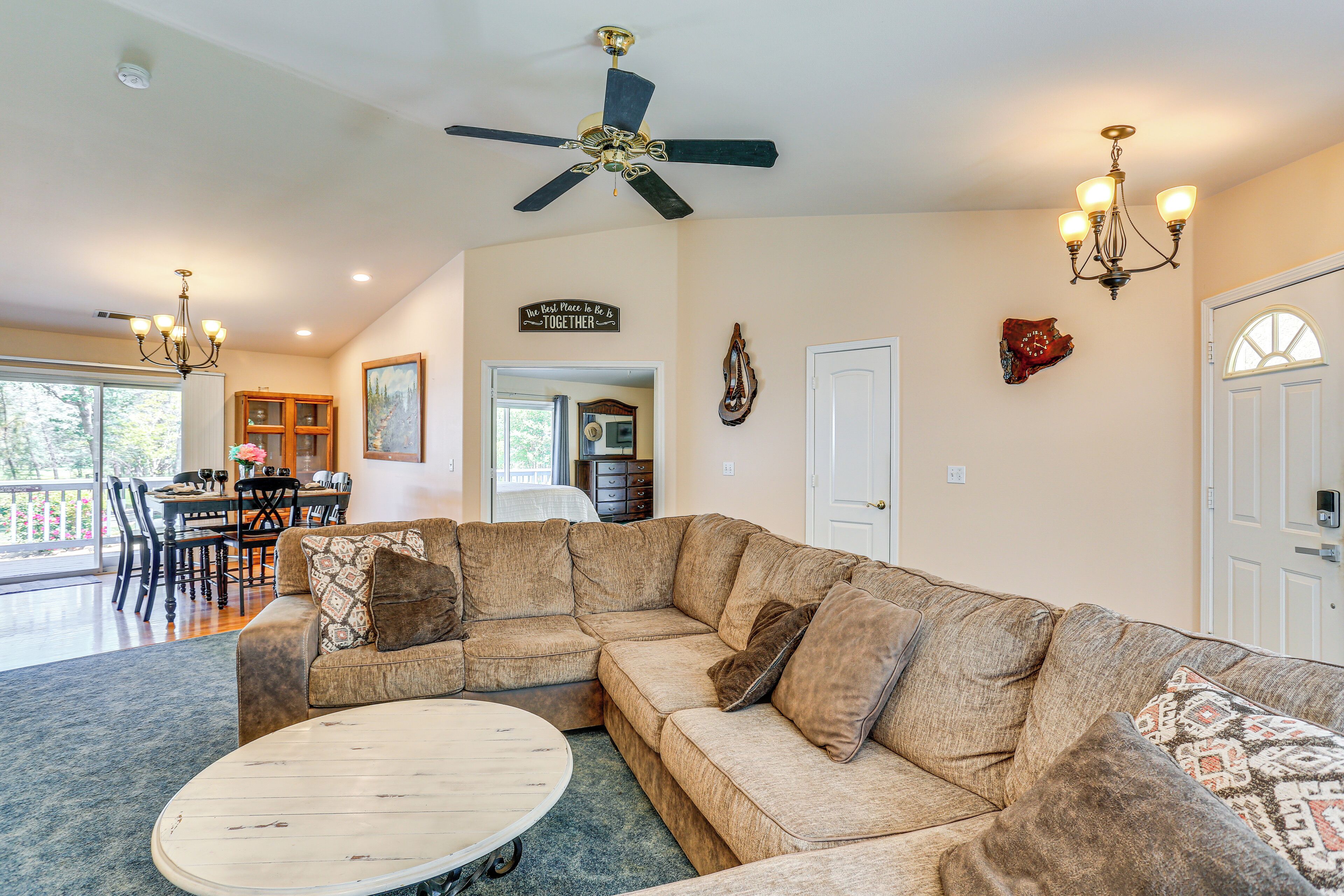 10 Mi To Redding: Serene Escape W/ Spacious Yard! - Redding, CA