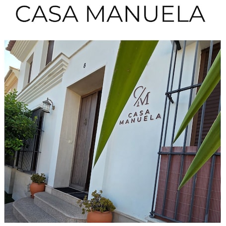 Fachada de la propiedad. Casa Manuela Monesterio