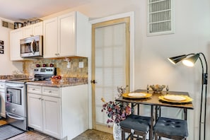 Fridge, microwave, stovetop, coffee/tea maker - 8 Mi to Long Beach: Cozy Apt w/ Fenced Yard! (Baldwin)