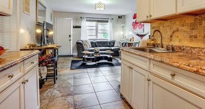8 Mi to Long Beach: Cozy Apt w/ Fenced Yard!