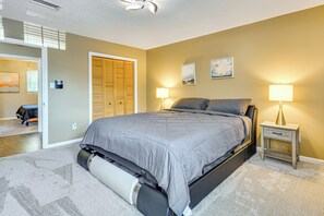 3 bedrooms, desk, internet, bed sheets