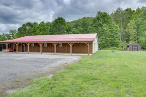 المنشأة من الخارج