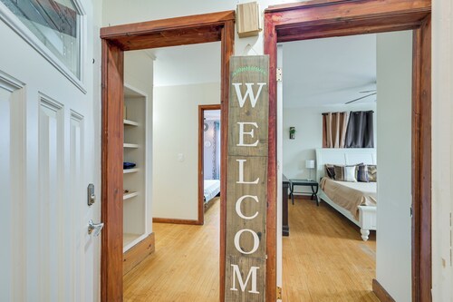 6 Mi to Boston Common: Apt in Medford!