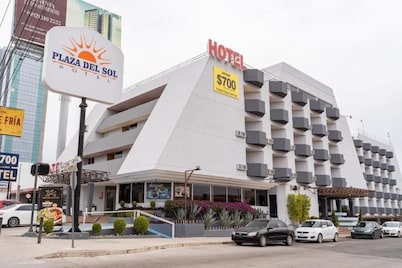 hotel plaza del sol