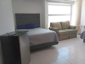 Room, 1 Bedroom, Accessible, Smoking | 1 bedroom - Room-habitacion Disponible en Centro de (Monterrey)