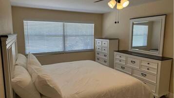 3 chambres, fer et planche Ă repasser, Wi-Fi, draps fournis