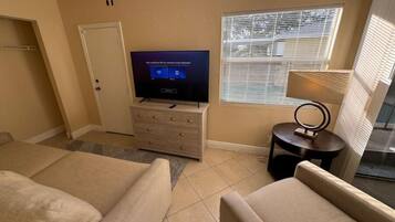 3 chambres, fer et planche Ă repasser, Wi-Fi, draps fournis