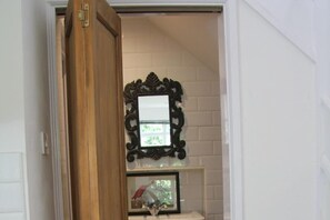 Interior - Woodlands Cozy Cottage in Gerrards Cross, Sleeps 2 (Gerrards Cross)