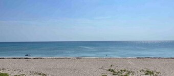 Beautiful Home in Sunny & Safe North Palm Beach