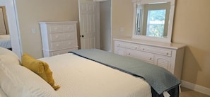Iron/ironing board, WiFi, bed sheets
