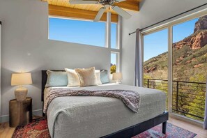 3 Schlafzimmer, Bügeleisen/Bügelbrett, Reisekinderbett, WLAN