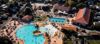 Mobil-home 8 personnes situé au camping 4 étoiles Siblu - La Réserve.