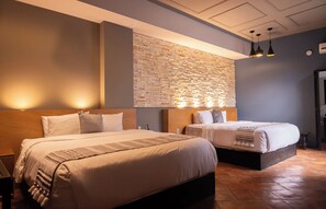 Family Double Room | Hypo-allergenic bedding, in-room safe, laptop workspace - Hotel en Plaza de Armas (Queretaro)