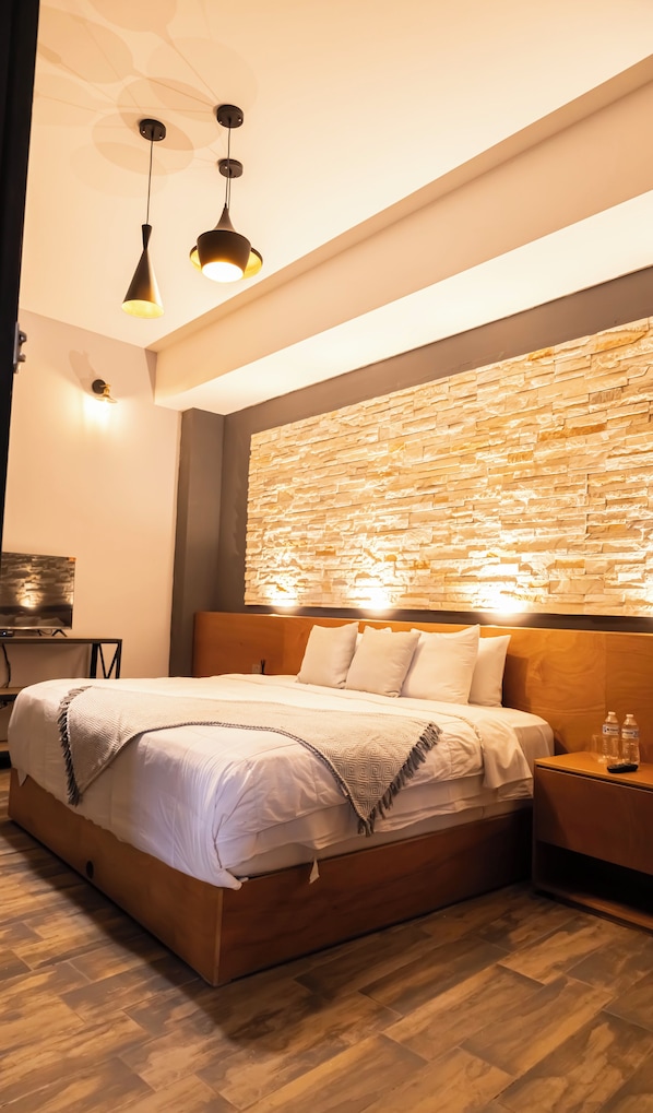 Hypo-allergenic bedding, in-room safe, laptop workspace
