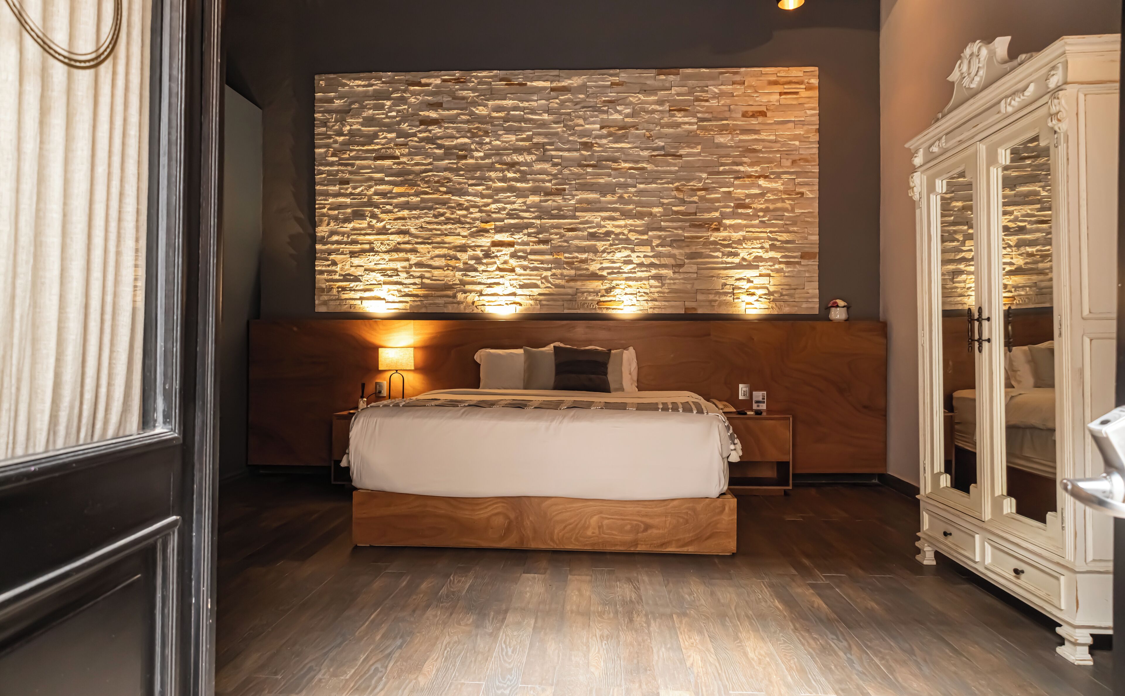 Habitación Confort | Ropa de cama hipoalergénica y caja de seguridad en la habitación 