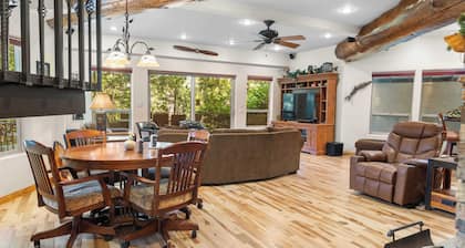The Fairway Hideaway by Avantstay Game Room, Outdoor Dining & Near Lake Arrowhead