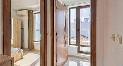 Modern Panorama Seaside Apartment – Top Central Location, Varna