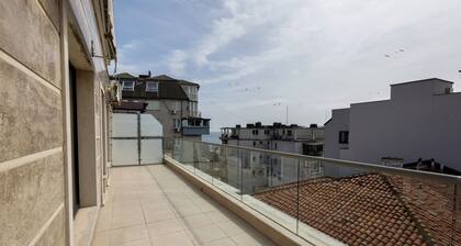 Modern Panorama Seaside Apartment – Top Central Location, Varna