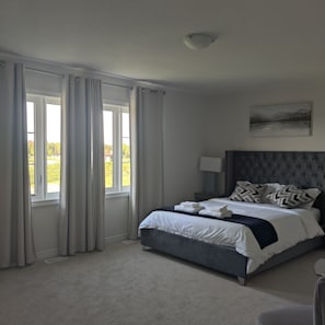 4 bedrooms, WiFi, bed sheets