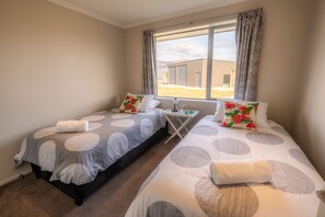 5 bedrooms, iron/ironing board, free WiFi, bed sheets