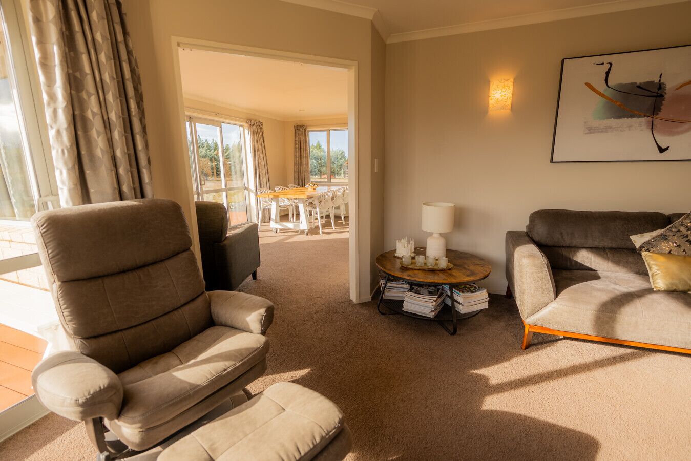 Televisión y chimenea 