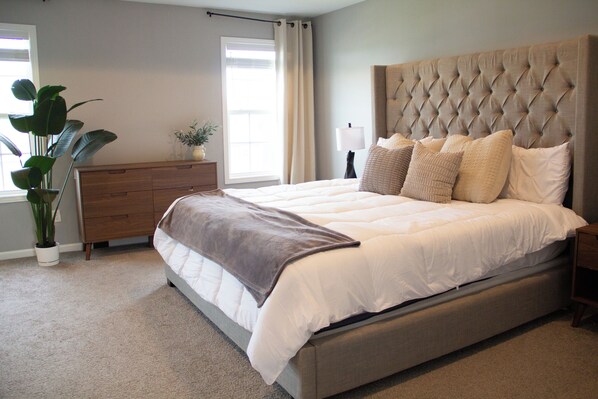 4 habitaciones, caja de seguridad en la habitación y escritorio 