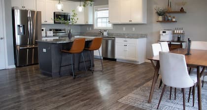 Charming, Large Home with Full Basement Retreat â Perfect for Families or Groups