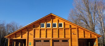 Cozy 1-bedroom apartment north of Marquette, WiFi, AC & perfect for snowmobiling