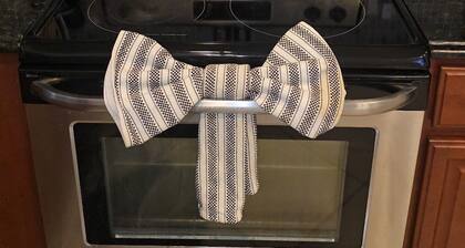 3 Bedroom 2 Bathroom Cozy, Condo in Laurel, Maryland - Central Location